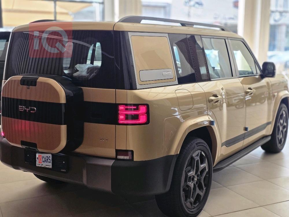 BYD Leopard 7